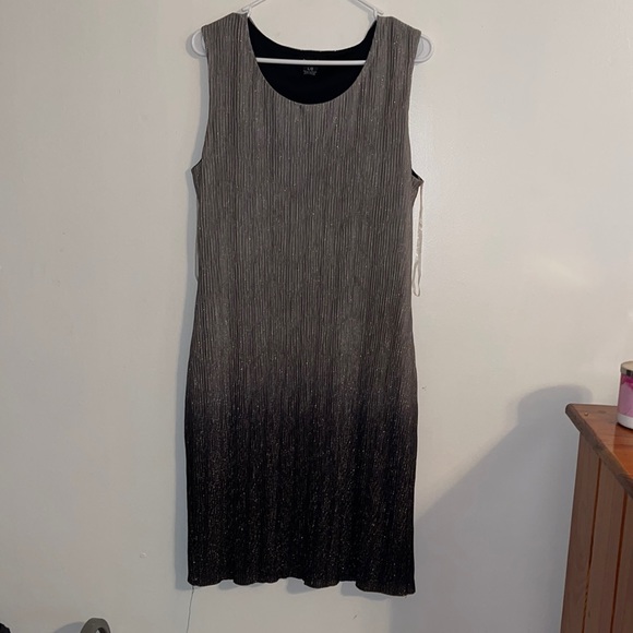 MICHAEL TYLER SLEEVELESS SHINY DRESS - Picture 2 of 6
